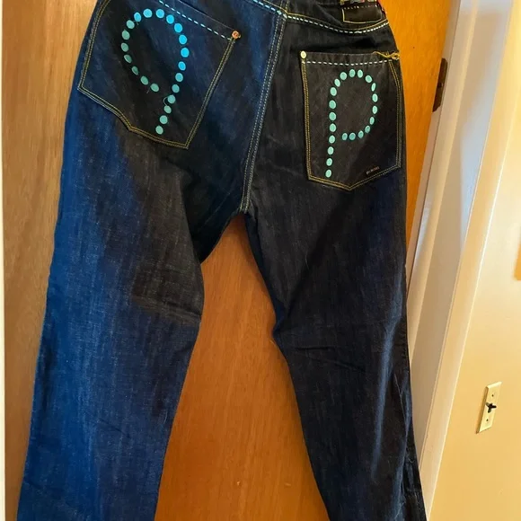 Jean - Picture 3 of 8